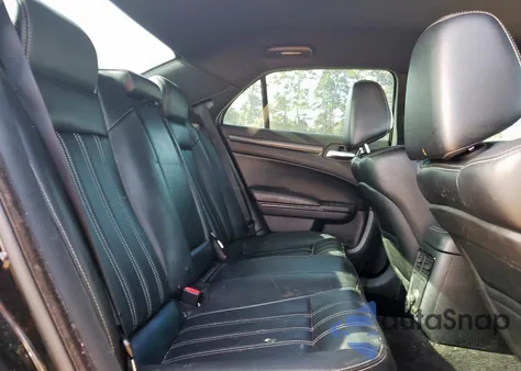 2013 Chrysler 300 S z USA, uszkodzony, nr VIN 2C3CCABG5DH659492